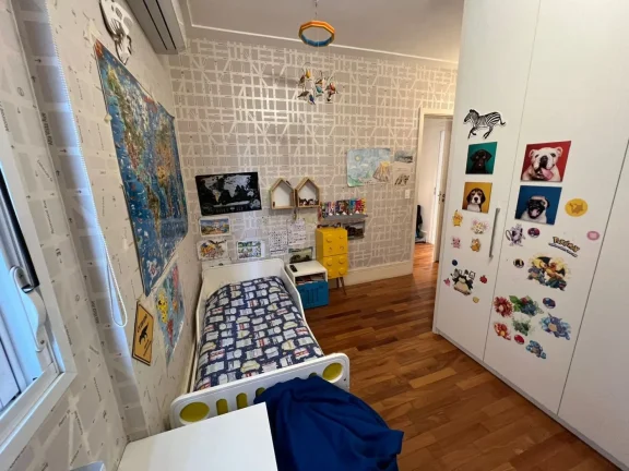 Imagem Lindo apartamento 172 M², 4 dormitórios sendo 3 suítes, 1 espaçosa sala, 1 bela varanda gourmet, 5 banheiros, lavabo, 4 vagas de garagem. Ar split.