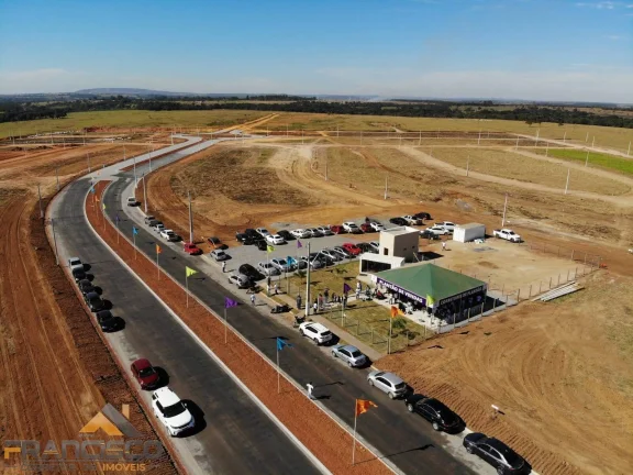 Imagem LOTE A PRESTAÇÃO PRÓXIMO AO CENTRO DE ABADIA