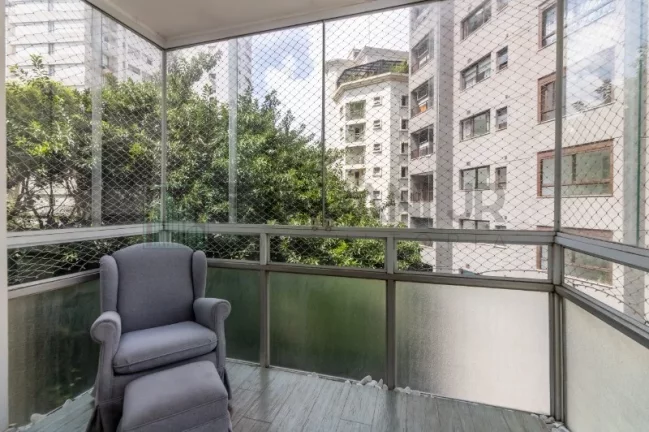 Imagem Luxuoso apartamento de 4 quartos e 3 suítes no Jardim Paulista, São Paulo - 260m², 3 salas, 2 vagas. Venha conhecer!