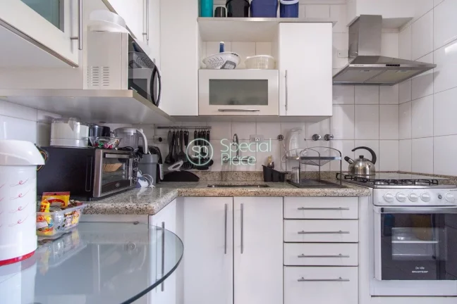 Imagem Excelente apartamento com 78m², andar alto, vista livre, 3 dormitórios, sendo uma suíte, living c...