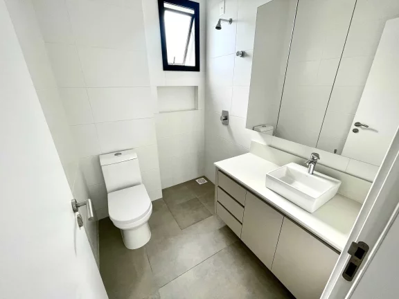 Imagem Apartamento com 3 Suítes sendo 1 master e 2 vagas de garagem no Centro – Balneário Camboriú/SC