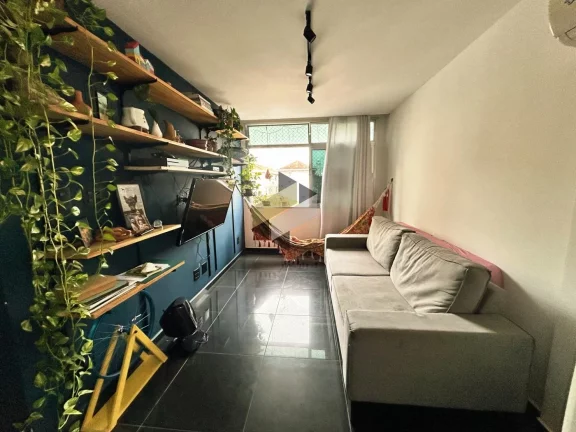 Imagem Apartamento para Venda em Santos, Embaré, 2 dormitórios, 1 banheiro, 1 vaga