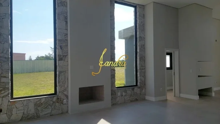 Imagem Casa térrea com 4 suítes e beira de lago