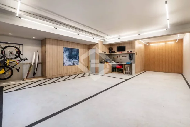 Imagem Casa Triplex de 3 Suítes com 321,60 m² para Venda no Parque das Rosas Barra