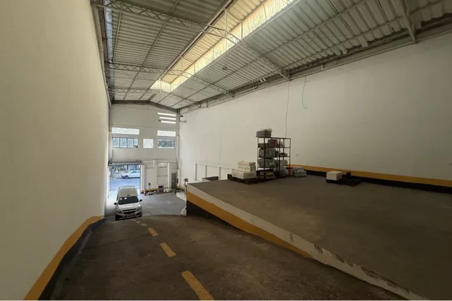 Imagem Galpão versátil com 454 m² na Lapa – Excelente Localização