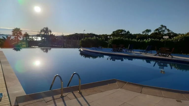 Imagem Terreno à venda em Imbituba - Condomínio fechado com piscina, quadra poliesportiva acesso para lagoa