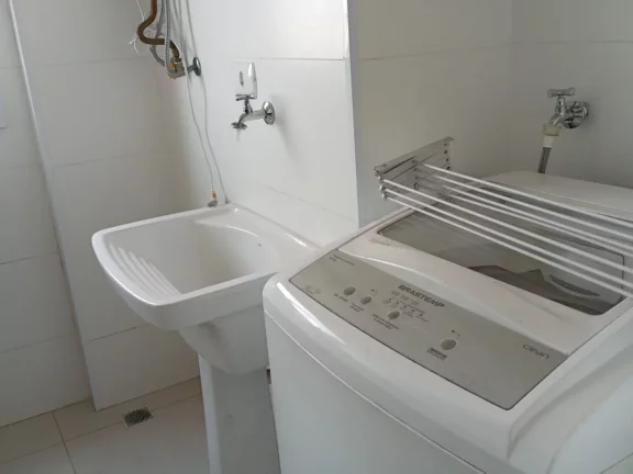 Imagem Apartamento em excelente localização, medindo 46m² de área útil, contendo 1 dormitório com arm...