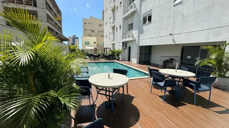 Imagem Apartamento mobiliado com 4 dormitórios sendo 4 suítes e 3 vagas de garagem em Itapema/SC