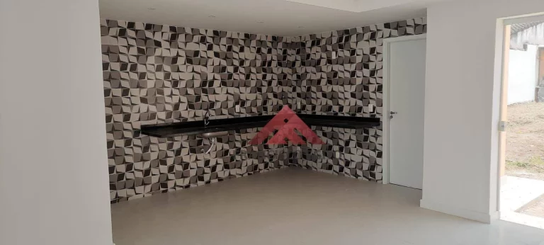 Imagem Excelentes casas em centro de terreno, com dois pavimentos ,primeira locação,sendo constituida de Sala ,03 quartos,02 suites, cozinha,lavanderia