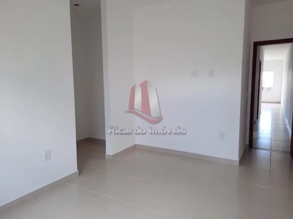 Imagem Casa Independente Linear c/ 100 m² à Venda na Vila do Peró