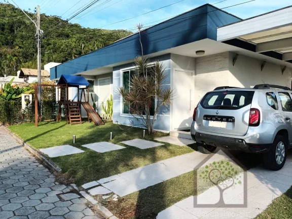 Imagem Casa de alto padrão em Condomínio Fechado