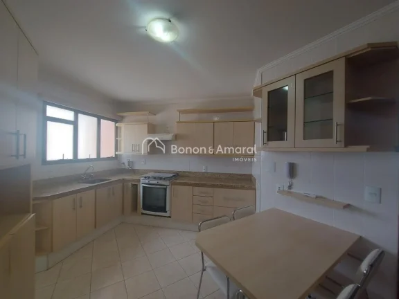 Imagem Apartamento amplo e bem localizado no Balão do Castelo, ao lado da Padaria Nico. Conta com sala par...