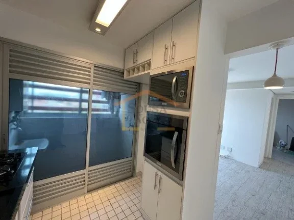 Imagem Apartamento 2 dormitórios, sendo 1 suíte, com armários planejados, sala para 2 ambientes, sacada,...
