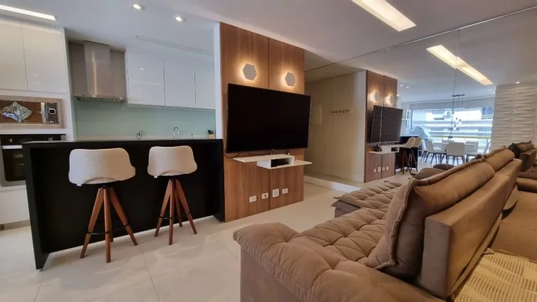 Imagem MARAVILHOSO APARTAMENTO TOTALMENTE REFORMADO, 2 VAGAS, VISTA MAR E LAZER.