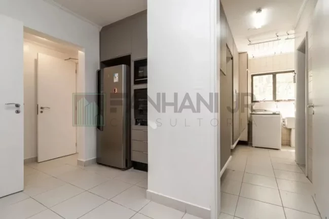Imagem Venha conhecer este incrível apartamento com 3 quartos e 4 banheiros para alugar, com 225m² de pura sofisticação e conforto! Recentemente reformado,