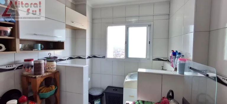 Imagem Apartamento à venda na Vila Assunção, Praia Grande-SP: 1 quarto, 1 sala, 1 banheiro, 1 vaga, 42m² de área!