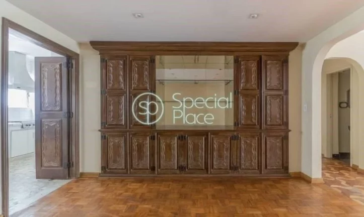 Imagem Ótimo apartamento com 201m² no Jardim Paulista. Living super espaçoso com amplos janelões de pon...