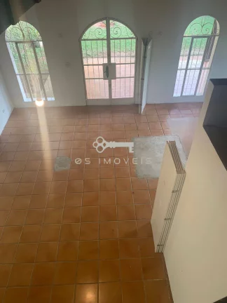 Imagem Casa COMERCIAL no miolo da Granja Viana