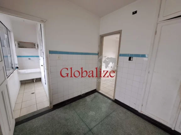 Imagem Apartamento à venda com 55m², 2 quartos, 1 banheiro, rua tranquila por R$320.000,00 na Aparecida em Santos