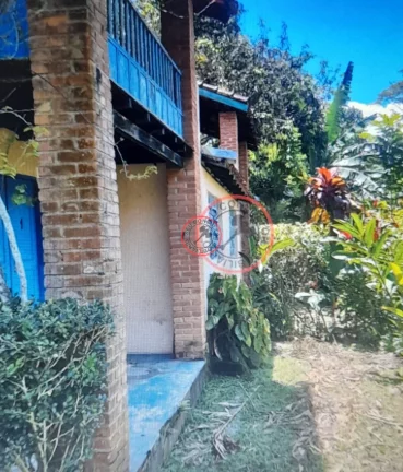 TERRENO COM 270 MT , COM 2 CASAS A VENDA EM BOISSUCANGA, COM IPTU, AGUA E LUZ. EXCELENTE LOCALIZAÇÃO