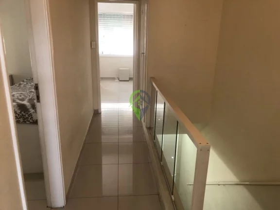 Imagem Linda Casa no Boqueirão com 200m²,sendo 4 dormitórios e 1 suíte, vaga para dois carros com quintal grande