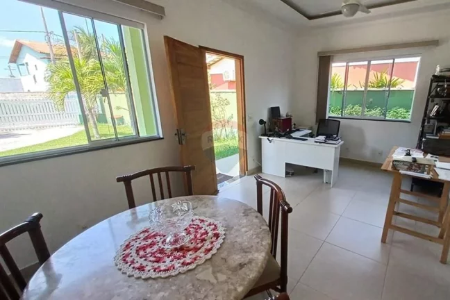 Imagem Casa em condomínio fechado,dois dormitórios sendo 1 suíte com closet e quarto auxiliar.