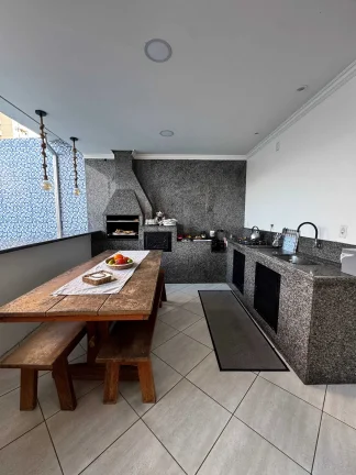 Imagem Casa alto padrão com edícula nos fundos 4 dormitórios sendo 2 suítes 4 vagas no Fiuza Lima em Itajaí