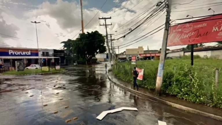 Imagem AREA COM 1.750,00m2, ÓTIMIA VISIBILIDADE, ACESSO PELA ESTRADA DO COCO e POR DENTRO DE VILLAS - IDEAL PARA LOJAS DE VAREJO - SEDE DE GRANDES EMPRESAS