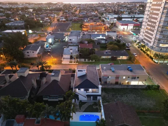 Imagem Sobrado 5 Dormitórios - Bairro Atlantida