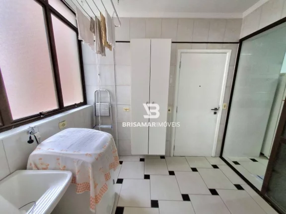 Imagem PITANGUEIRAS- LOCALIZAÇÃO ESPETACULAR , LINDO APARTAMENTO , 02 VAGAS DE GARAGEM NO PRÉDIO.