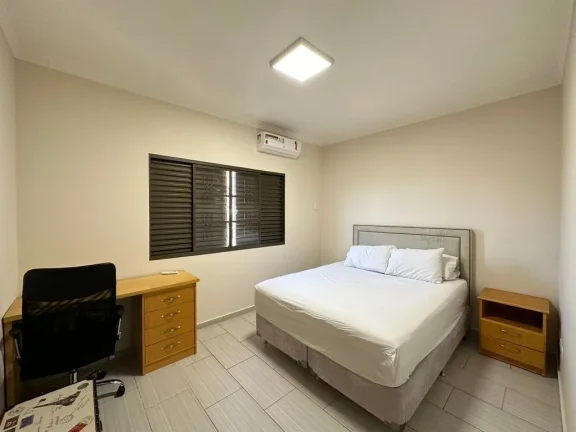 Imagem Sobrado em Rua Comercial Excelente Oportunidade!