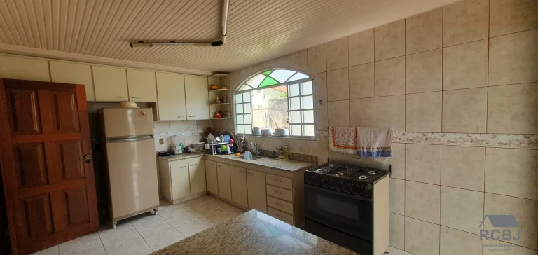Imagem CASA COMERCIAL em ESMERALDAS - MG, CENTRO