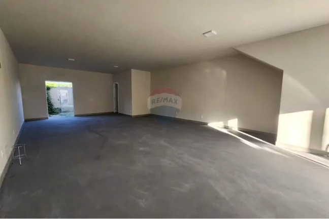 Imagem Prédio Comercial à Venda em Maricá/RJ | 2 Pavimentos| 2 lojas e 4 salas | 324m² Construídos
