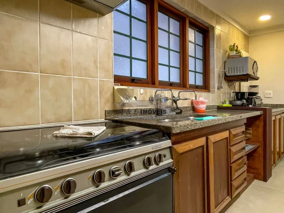 Imagem Cobertura Duplex em Capivari, 2 suítes, mezanino com lazer interno