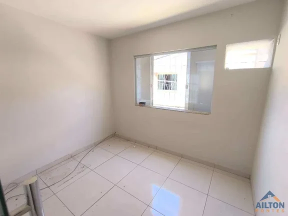 Imagem Casa no 2° Pavimento com 2 Quartos para Locação Anual no Bairro Muquiçaba - Guarapari/ES