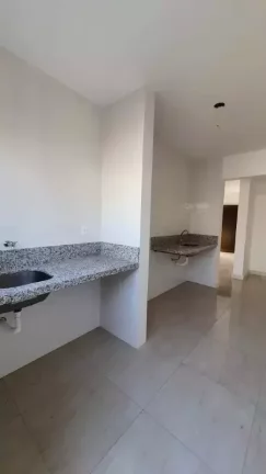 Imagem Casa duplex à venda, 3 quartos, 1 suíte, 2 vagas, Novo Centro - Santa Luzia/MG