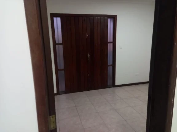 Imagem Casa com 4 quartos, 300m2, para locação em Lauro de Freitas, Centro