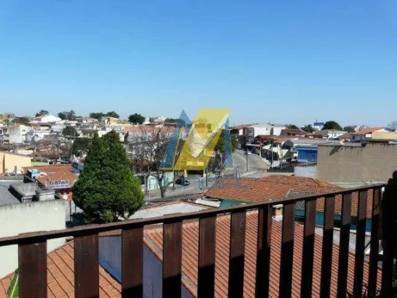 Imagem Descubra o charme atemporal deste sobrado com arquitetura clássica, perfeito para quem valoriza esp...