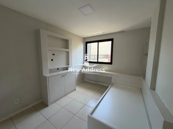 Imagem Cobertura exclusiva com 280 m² na quadra do mar, vista privilegiada, ambientes amplos, 3 quartos e 3 vagas de garagem.