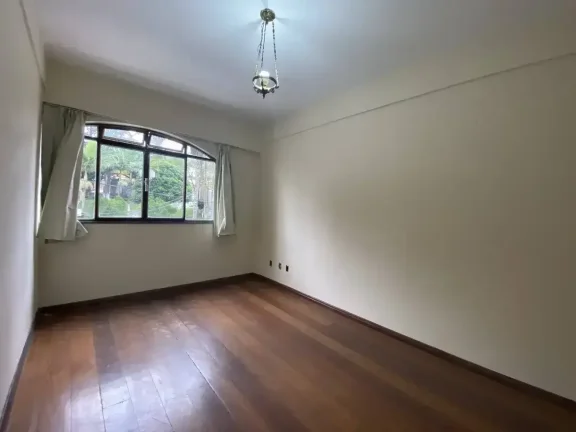 Imagem Amplo Apartamento com 4 quartos, próximo à Faculdade de Medicina
