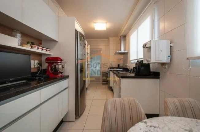 Imagem Apartamento 3 dormitórios, sendo 2 suítes, 1 delas máster com closet, piso laminado, sala ampla, ...