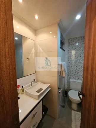 Imagem Imperdível! Apartamento à venda em Icaraí, Niterói-RJ: 3 quartos, 1 suíte, 2 banheiros e 1 vaga de garagem.