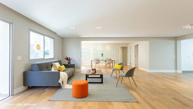 Imagem Em Moema, ao lado da estação de metrô de mesmo nome e a uma curta caminhada do Parque Ibirapuera,...