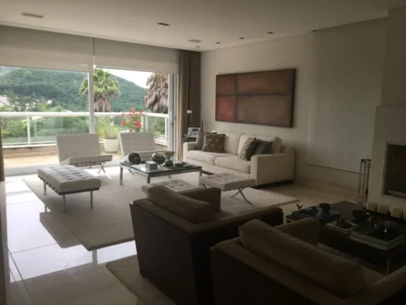 Imagem Casa no Res. Alpha 10 - 1.100m² Mobiliada