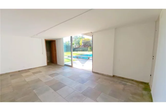 Imagem Casa com 5 suítes 6 vagas no Jardim Everest / Cidade Jardim