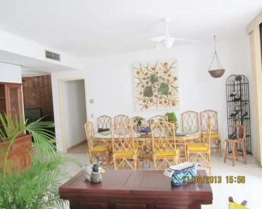 Imagem Apartamento à venda no Guarujá na Praia das Pitangueiras
