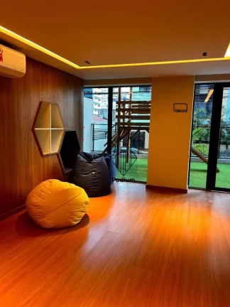 Imagem Apartamentos com varanda / sacada gourmet e área de lazer na cobertura a 250m da praia de Manaíra - AP2802.