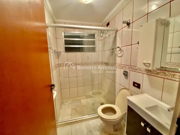 Imagem Amplo apartamento no Cambuí, próximo ao Centro de Campinas, com 118m².
Com 3 quartos + 1, sendo 1...