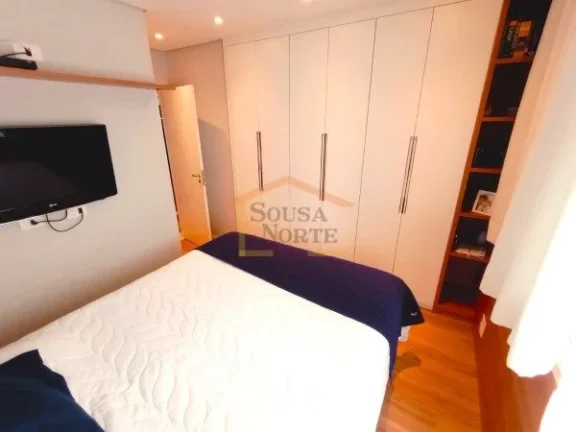 Imagem Apartamento com 93m², 3 dormitórios, sendo 1 suíte, 2 banheiros. Possui cozinha com armários emb...