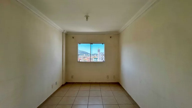 Imagem Cobertura com 3 dormitórios sendo 1 suíte e 2 vagas, a 200m da praia de Gravatá Navegantes/SC